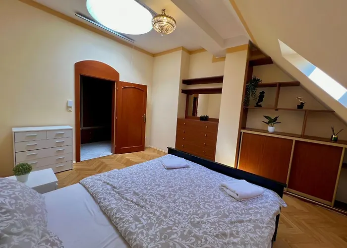 Comfortable 3 Bedroom Apartment In The Heart Of Prague