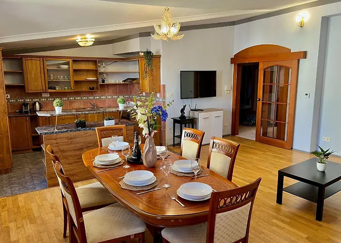 Comfortable 3 Bedroom Apartment In The Heart Of Prague