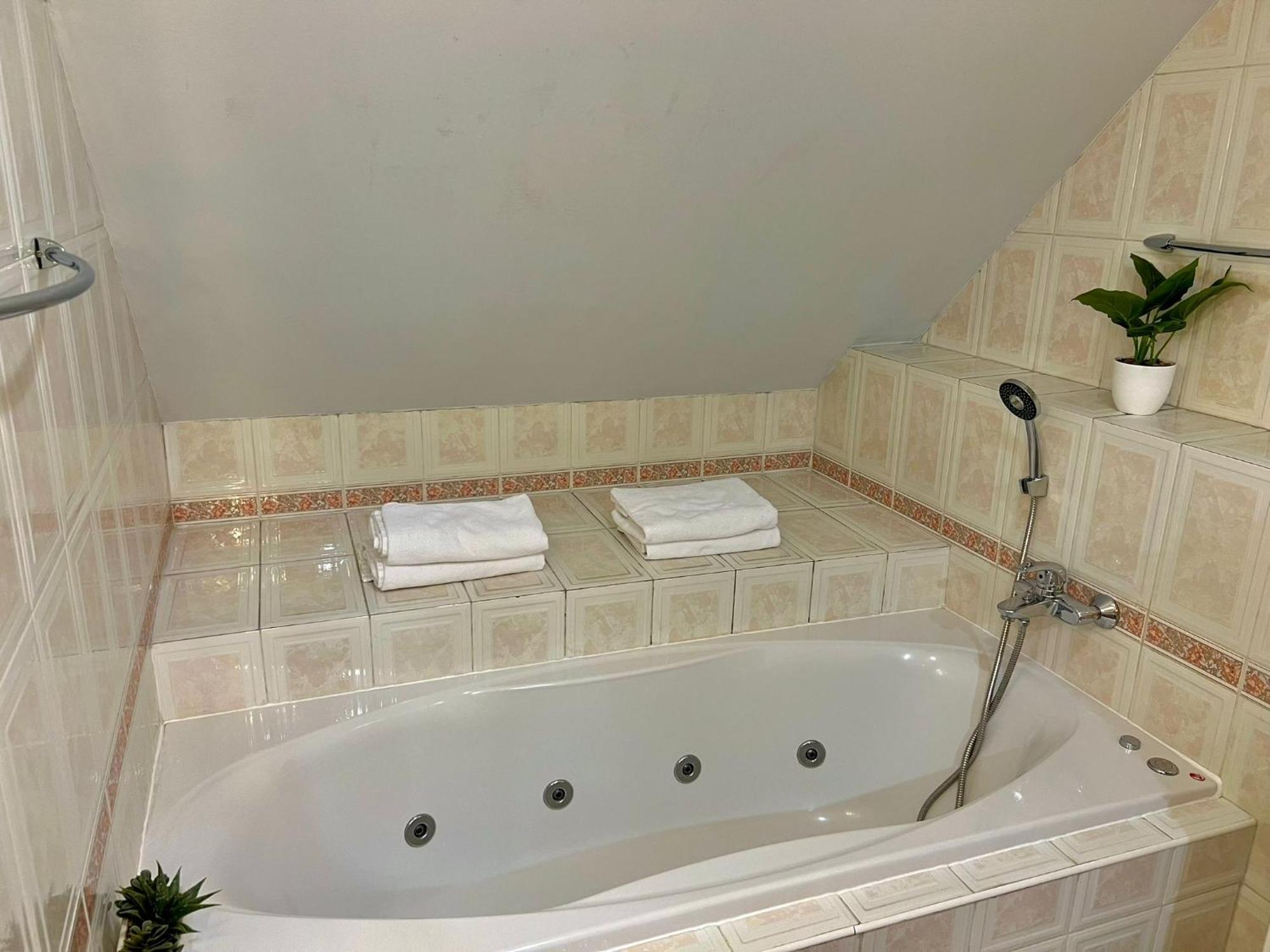 Comfortable 3 Bedroom In The Heart Of