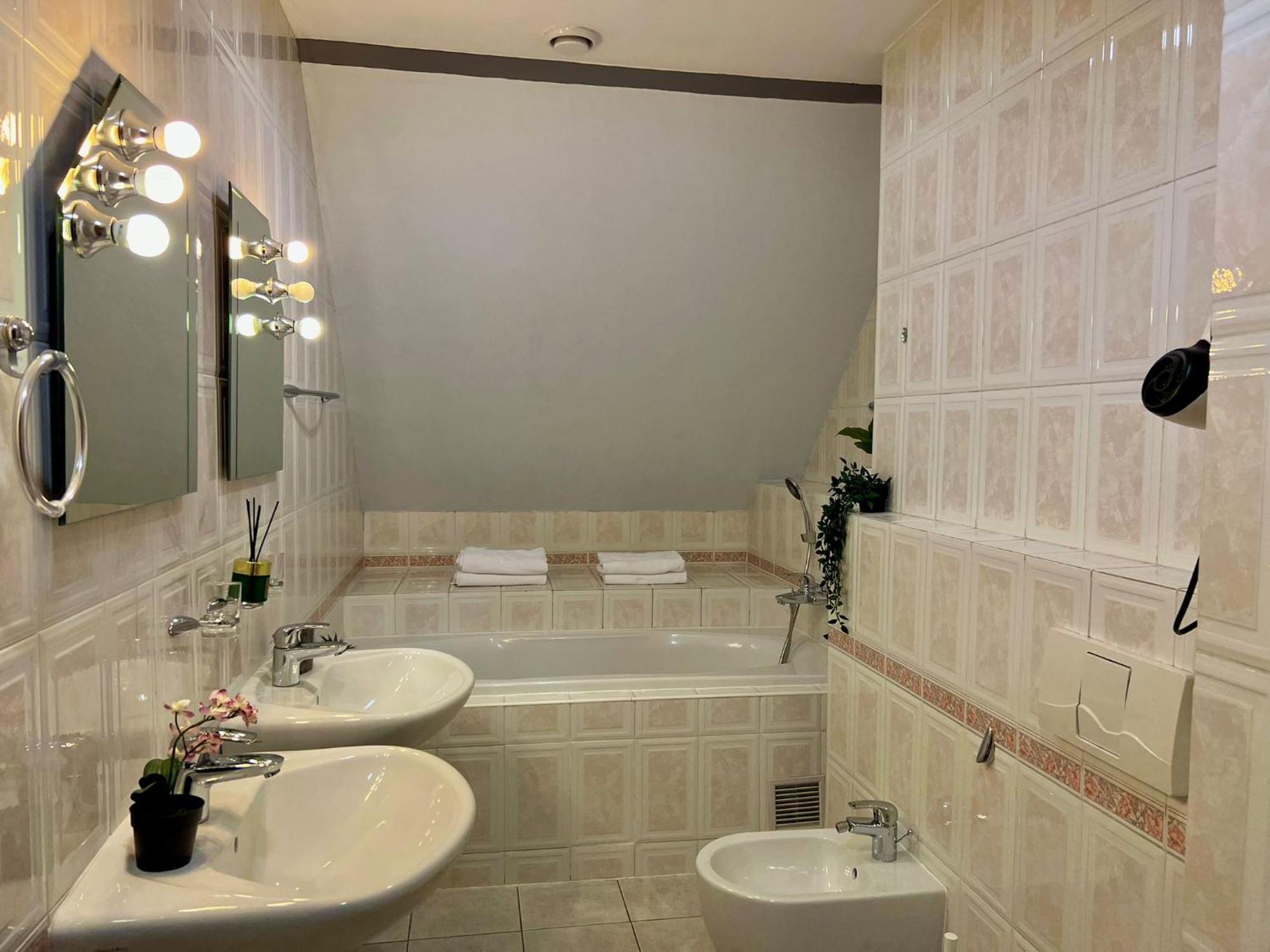 Comfortable 3 Bedroom In The Heart Of Apartmán