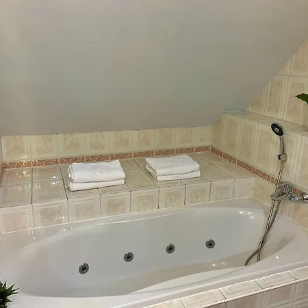 Comfortable 3 Bedroom Apartment In The Heart Of Prague Exterior photo