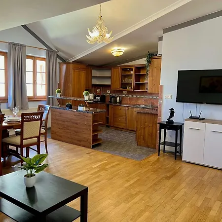 Comfortable 3 Bedroom Apartment In The Heart Of Prague Exterior photo